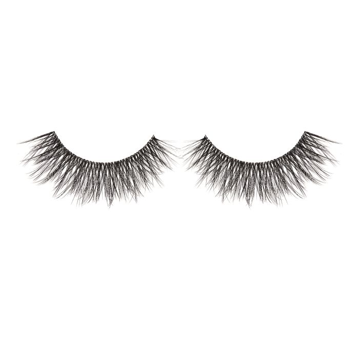 A pair of Ardell 8D Lash 950 features a maximum volume, extended length & multi-layers fine tapered fibers in varying lengths