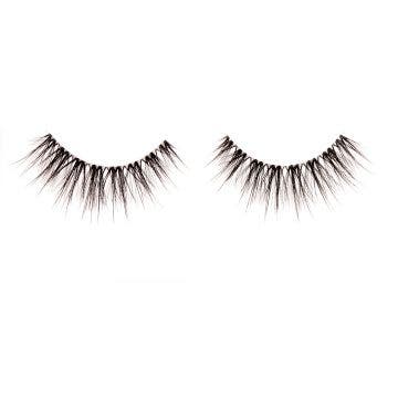 Ardell's 3D Faux Mink 862 a slightly winged lash with staggered fibers on a white background 