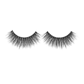 A pair of Ardell 8D Lash 952 features a maximum volume, extended length, & rounded silhouette for an eye-opening effect.