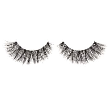 A Russian inspired pair 8D Lash features a maximum volume, long length, and crisscrossed layers of finely tapered fibers