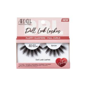 1 pair of lashes in front packaging  